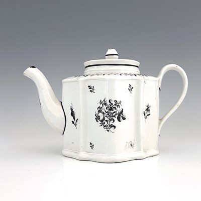 Lot 958 - A New Hall porcelain teapot, circa 1780,...