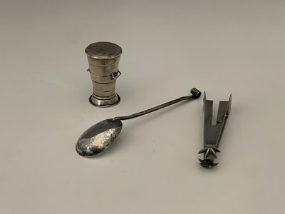 Lot 498 - A late Victorian silver novelty pepperette,...