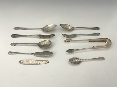 Lot 306 - A mixed group of hallmarked silver to include...