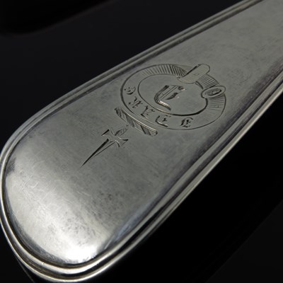 Lot 249 - A George IV Old English thread pattern silver...