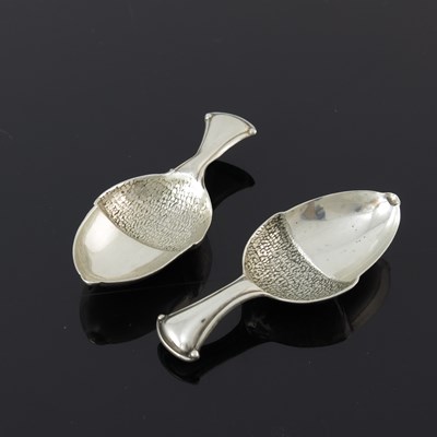 Lot 263 - An Edwardian silver novelty acorn form caddy...