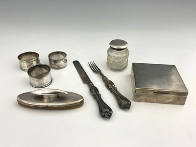 Lot 8 - A group of hallmarked silver to include a...