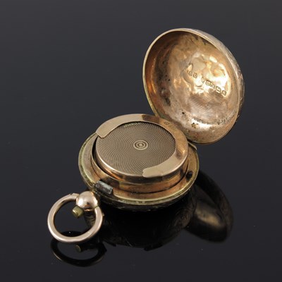 Lot 82 - A late Victorian 9ct gold sovereign case, of...