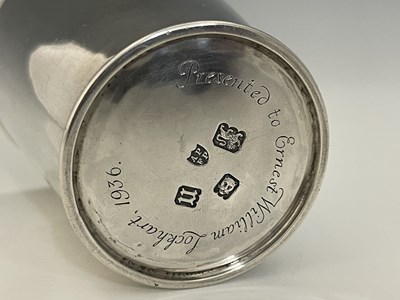 Lot 113 - A George V silver beaker, modelled in the...