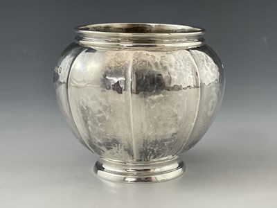 Lot 100 - An Arts and Crafts silver bowl, Stocker...