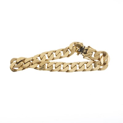 Lot 48 - An 18ct gold curb-link bracelet