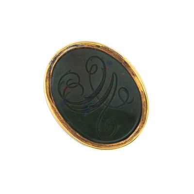 Lot 6 - An early 20th century gold bloodstone intaglio seal signet ring