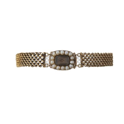 Lot 88 - A late Georgian gold split pearl mourning bracelet