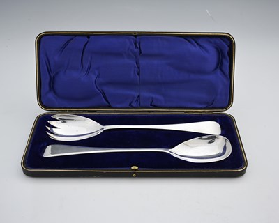 Lot 418 - A George V cased silver set, comprising Old...