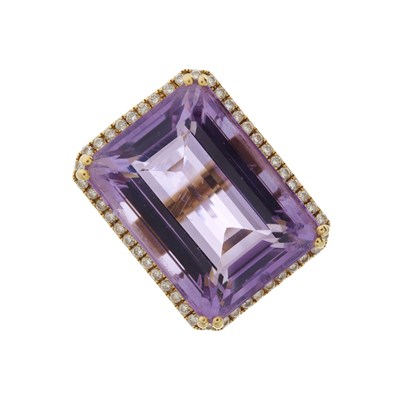 Lot 172 - An 18ct gold amethyst and diamond cocktail ring