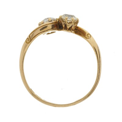 Lot 13 - A late Victorian 18ct gold diamond two-stone crossover ring