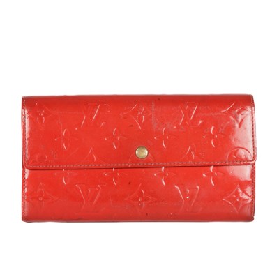 Lot 407 - Louis Vuitton, a red monogram vernis Sarah...