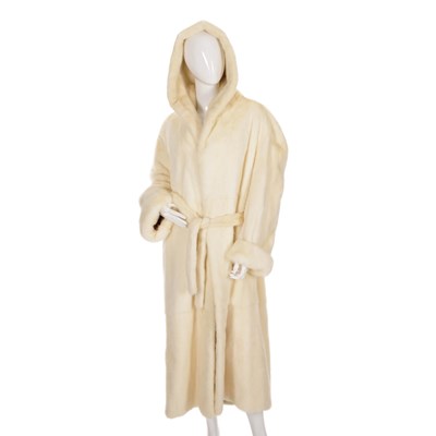 Lot 471 - A men's full-length white mink hooded coat,...