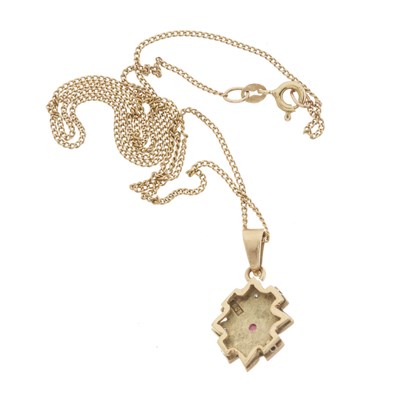Lot 86 - An early 20th century 9ct gold pink tourmaline, diamond and pearl pendant, with chain