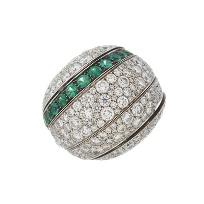 Lot 80 - de Grisogono, an 18ct gold diamond and emerald cocktail ring