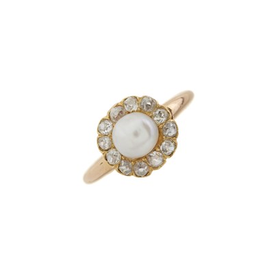 Lot 8 - An early 20th century gold pearl and diamond cluster ring