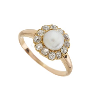 Lot 8 - An early 20th century gold pearl and diamond cluster ring