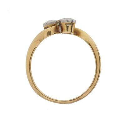 Lot 1 - An early 20th century gold old-cut diamond two-stone ring