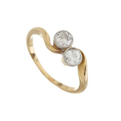 Lot 1 - An early 20th century gold old-cut diamond two-stone ring