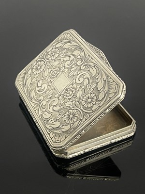 Lot 6 - A continental white metal pocket snuff box,...