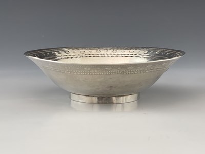Lot 109 - An Arts and Crafts silver bowl, Philip...