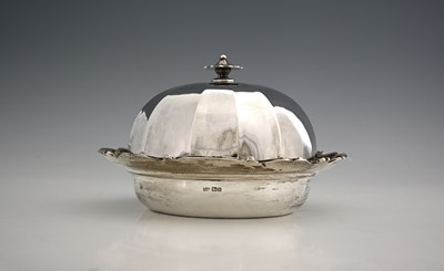 Lot 446 - A George V silver muffin dish, with a domed...