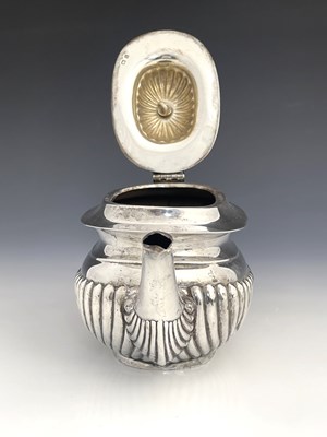 Lot 51 - A George V silver teapot, William Devenport,...