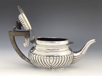 Lot 51 - A George V silver teapot, William Devenport,...