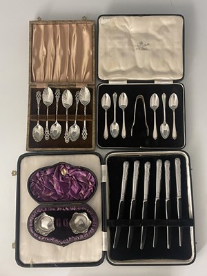 Lot 378 - A set of six Victorian silver teaspoons, each...