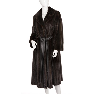 Lot 426 - A dark ranch mink coat