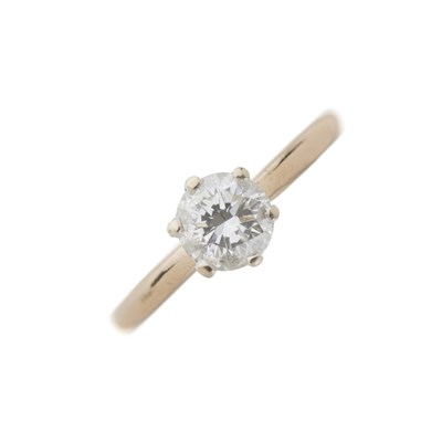 Lot 139 - A diamond single-stone ring