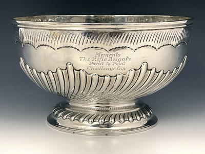 Lot 103 - An Edwardian silver bowl, D and J Wellby Ltd.,...