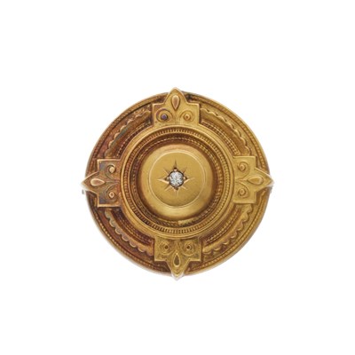 Lot 52 - An early 20th century 15ct gold old-cut diamond brooch