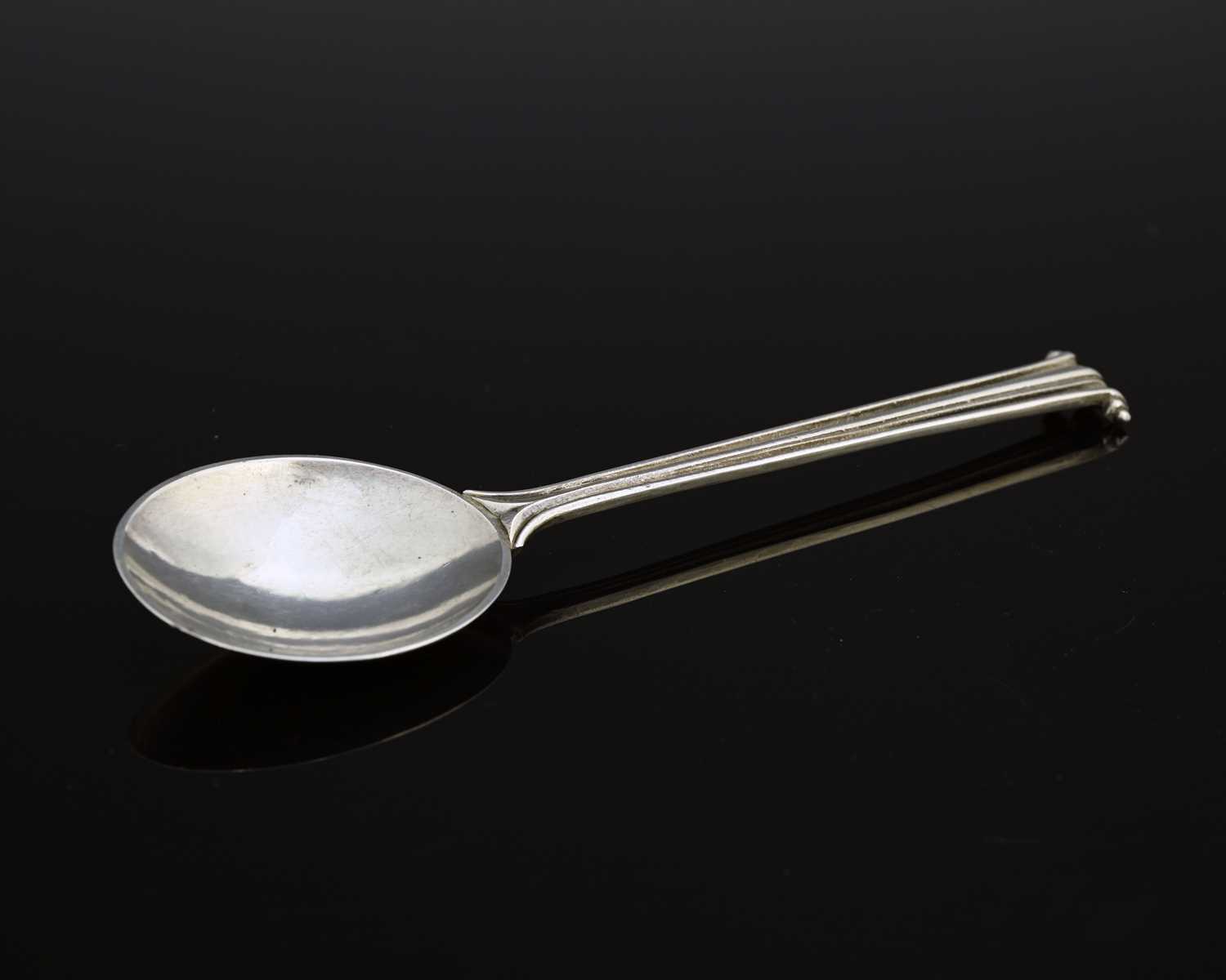 Lot 136 - Leslie Gordon Durbin. An Elizabeth II silver...