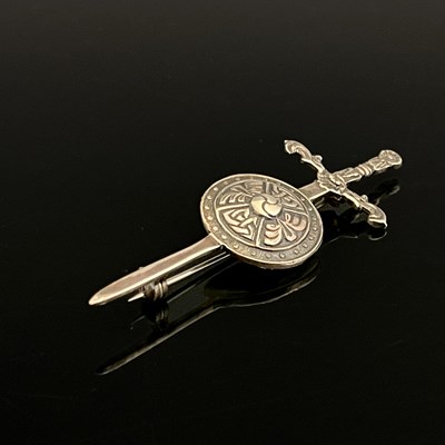 Lot 44 - A Scottish Iona style silver brooch, Robert...