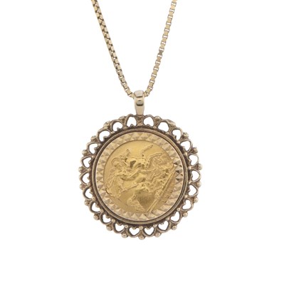 Lot 148 - A gold half sovereign coin pendant, with chain