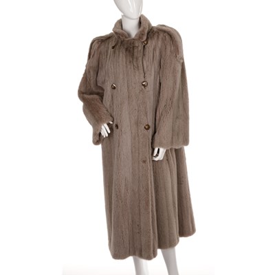 Lot 428 - A unisex mink fur coat