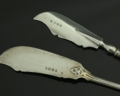 Lot 114 - A Victorian silver butter knife, in a pattern...