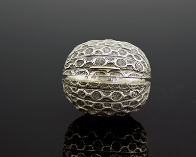 Lot 66 - A Victorian silver novelty naturalistic nutmeg...