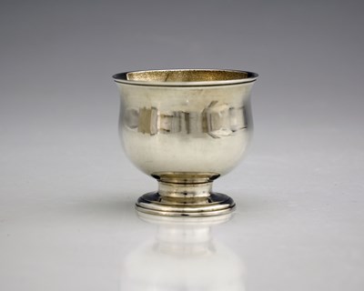 Lot 44 - An early George II silver tot cup, of...