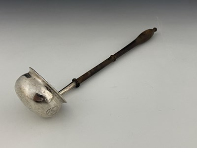 Lot 290 - An early nineteenth-century toddy ladle, the...