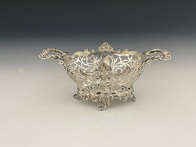 Lot 135 - A late Victorian silver bon bon dish or basket,...