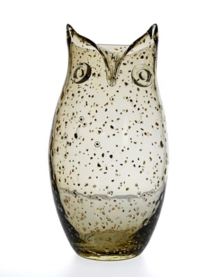 Lot 438 - An Italian Murano type glass owl vase,...