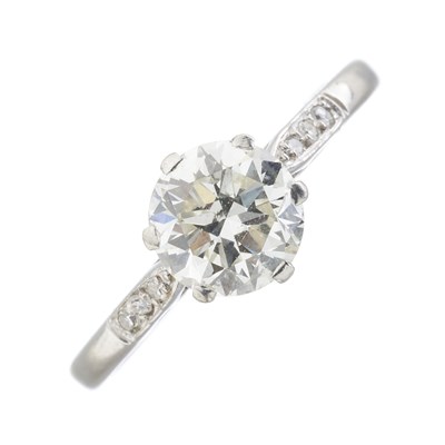 Lot 165 - An Art Deco platinum diamond single-stone ring