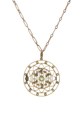 Lot 28 - An Edwardian 15ct gold peridot and pearl pendant, with chain