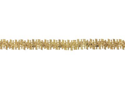 Lot 119 - A 1960s 18ct gold brutalist bracelet