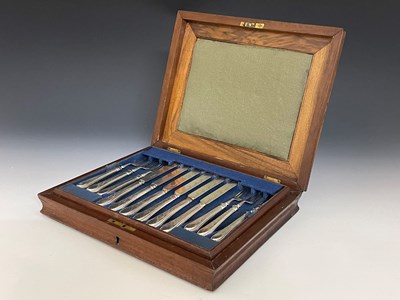 Lot 422 - A Victorian cased twelve-place flatware set,...