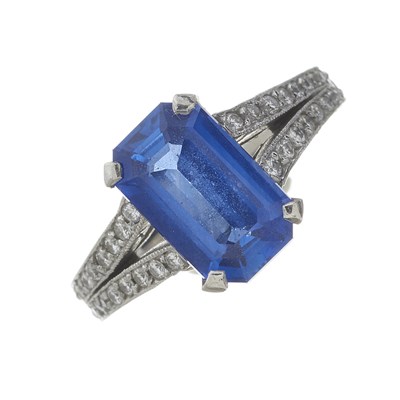 Lot 109 - Charles Greig, a platinum sapphire and diamond dress ring