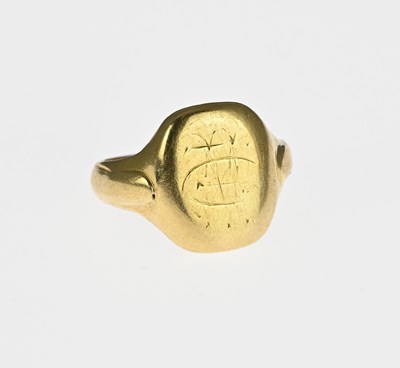 Lot 9 - An 18ct gold signet ring