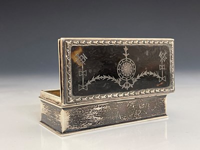 Lot 272 - An Edwardian silver jewellery or ring casket,...